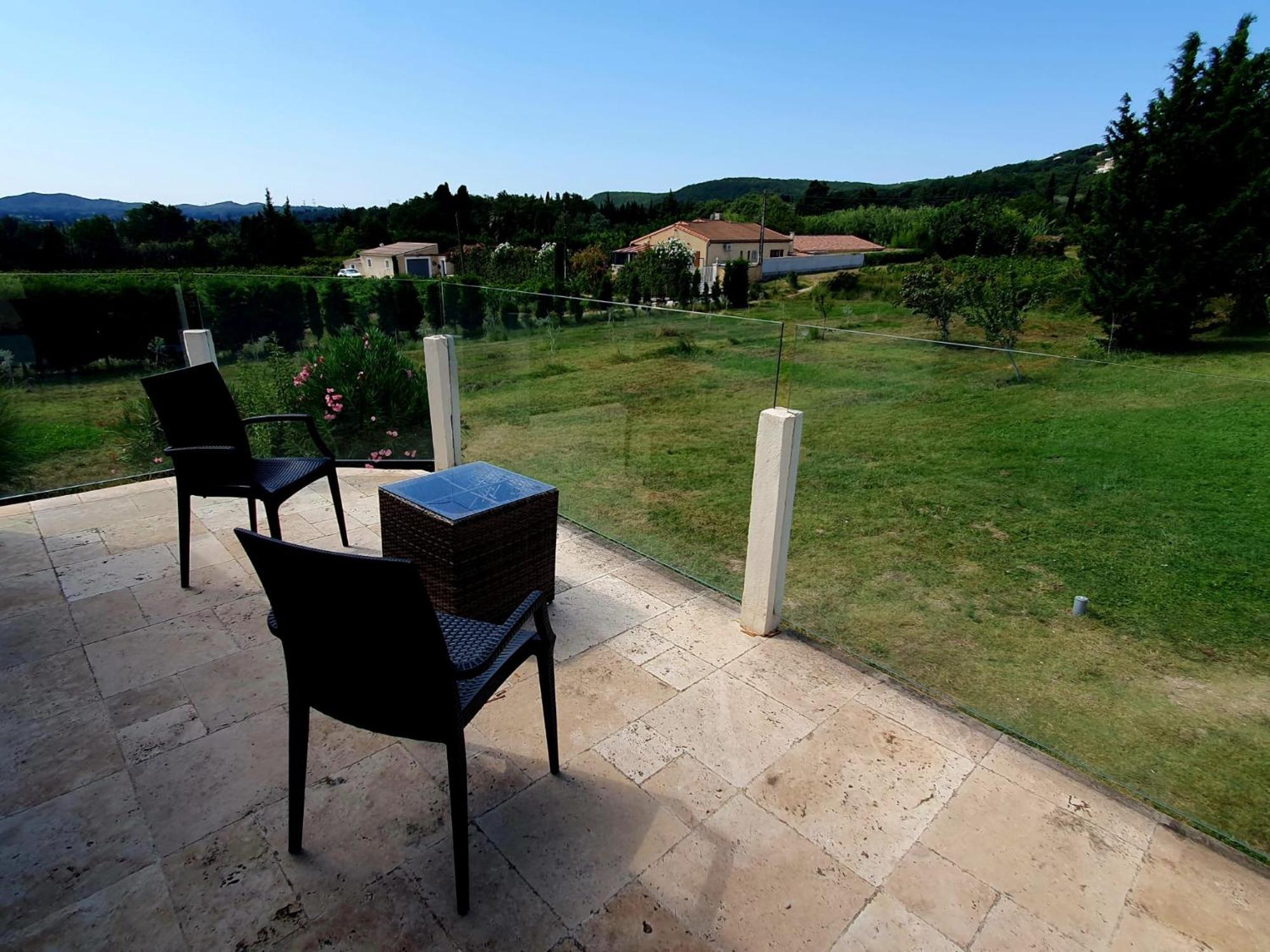 Superbe Chambre Avec Terrasse, Parking Prive, Jardin, Calme, Climatisation, 10 Mn Pont Du Gard #7 Apartman Rochefort-du-Gard Kültér fotó
